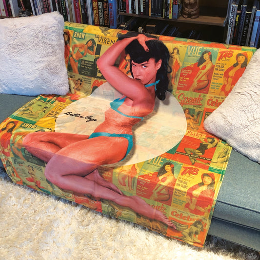 BETTIE PAGE Cover Girl Throw Blanket