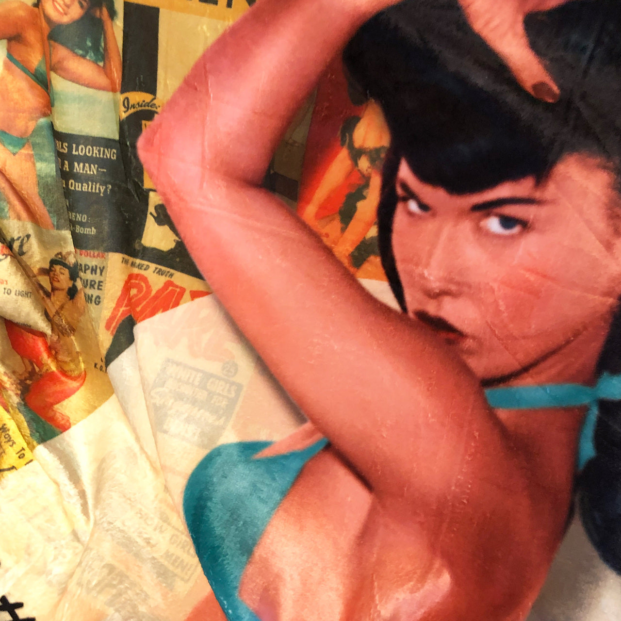 BETTIE PAGE Cover Girl Throw Blanket